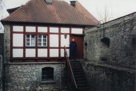 Blick vom Zwinger-Vorgarten auf den inneren Turm